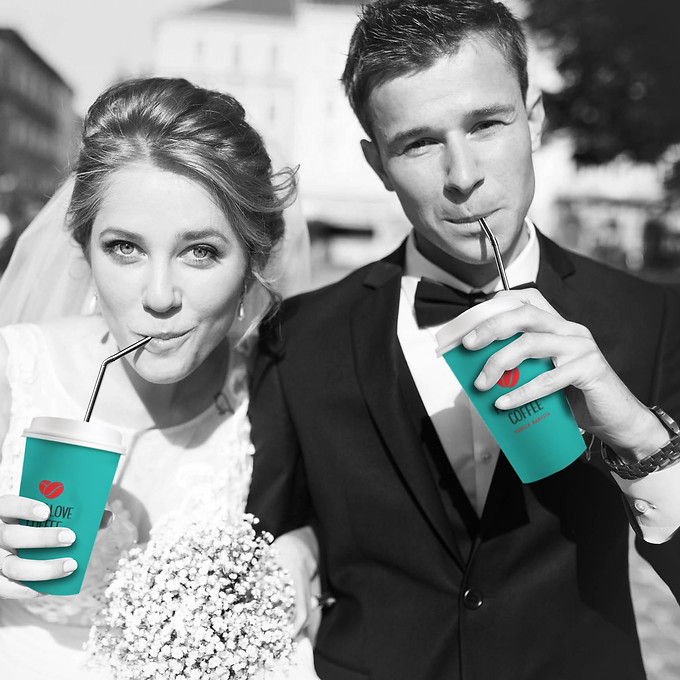 Brautpaar mit FirstLoveCoffee Bechern
