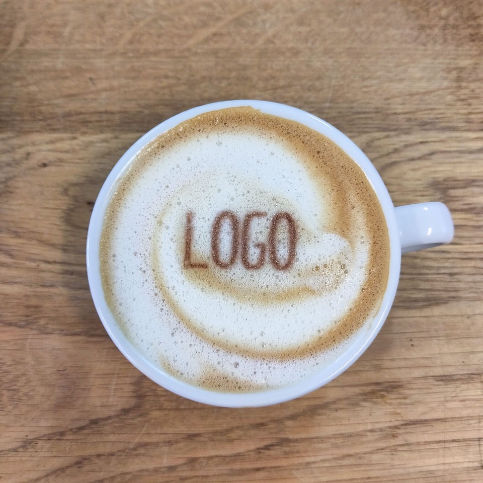 Bio-Kaffee und Milchschaumdrucker