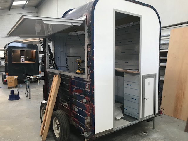 Anhänger Umbau Schritt 3 - Innenausbau